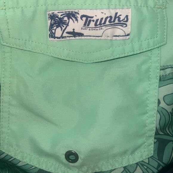 ✨TRUNKS Surf & Swim Co. SAFARI Print Sz Small SWIM TRUNKS✨ - Picture 4 of 7